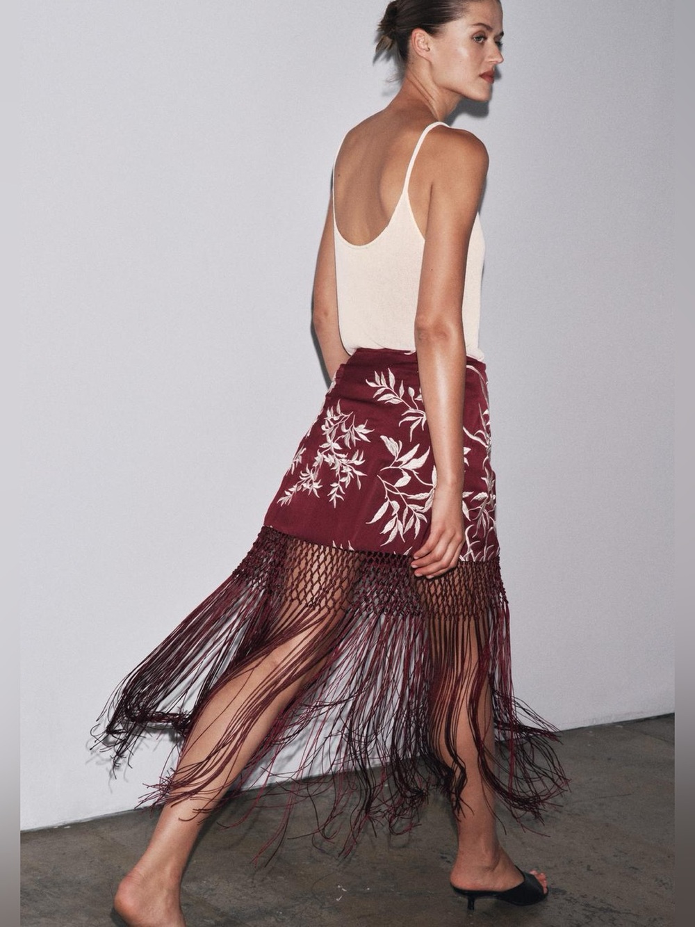 Zara Pareo Skirt with Embroidery & Fringe Burgundy White - Picture 3 of 16